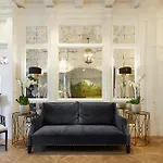 מלון Boutique Favorita 4*