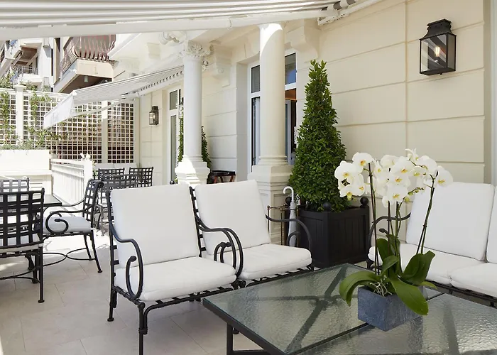 Boutique Favorita Готель 4*